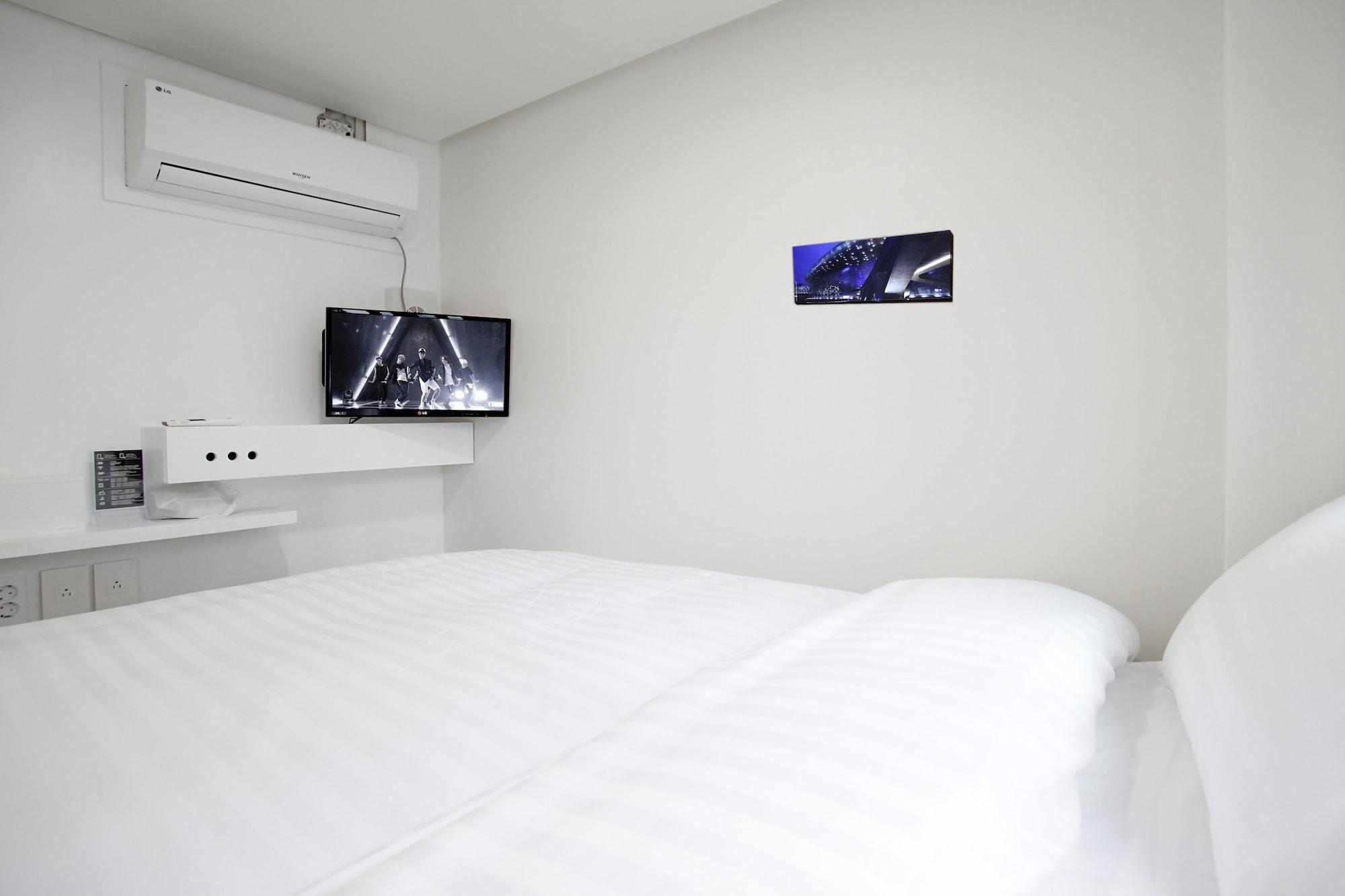 K-Pop Hotel Seoul Tower מראה חיצוני תמונה