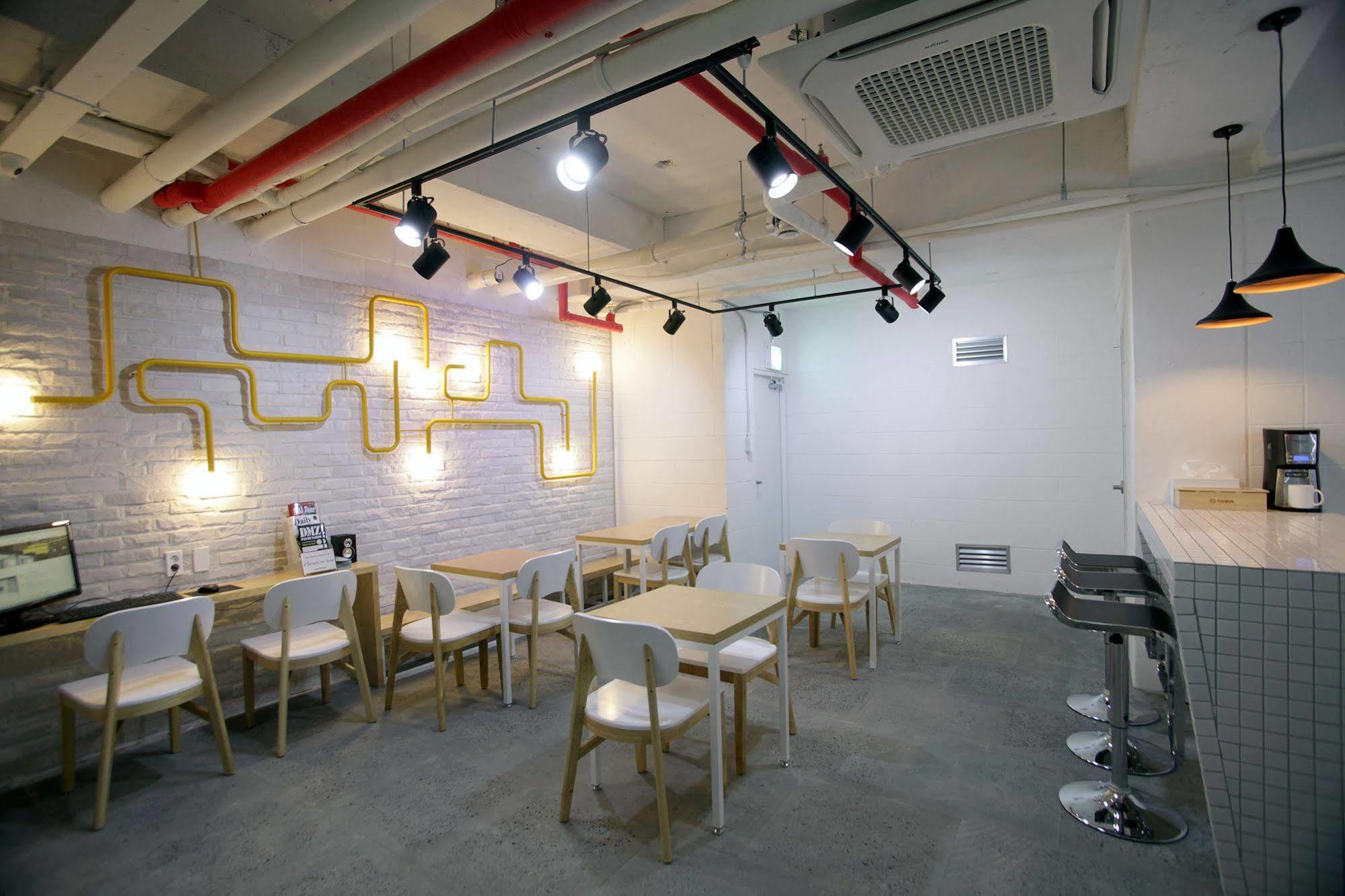 K-Pop Hotel Seoul Tower מראה חיצוני תמונה