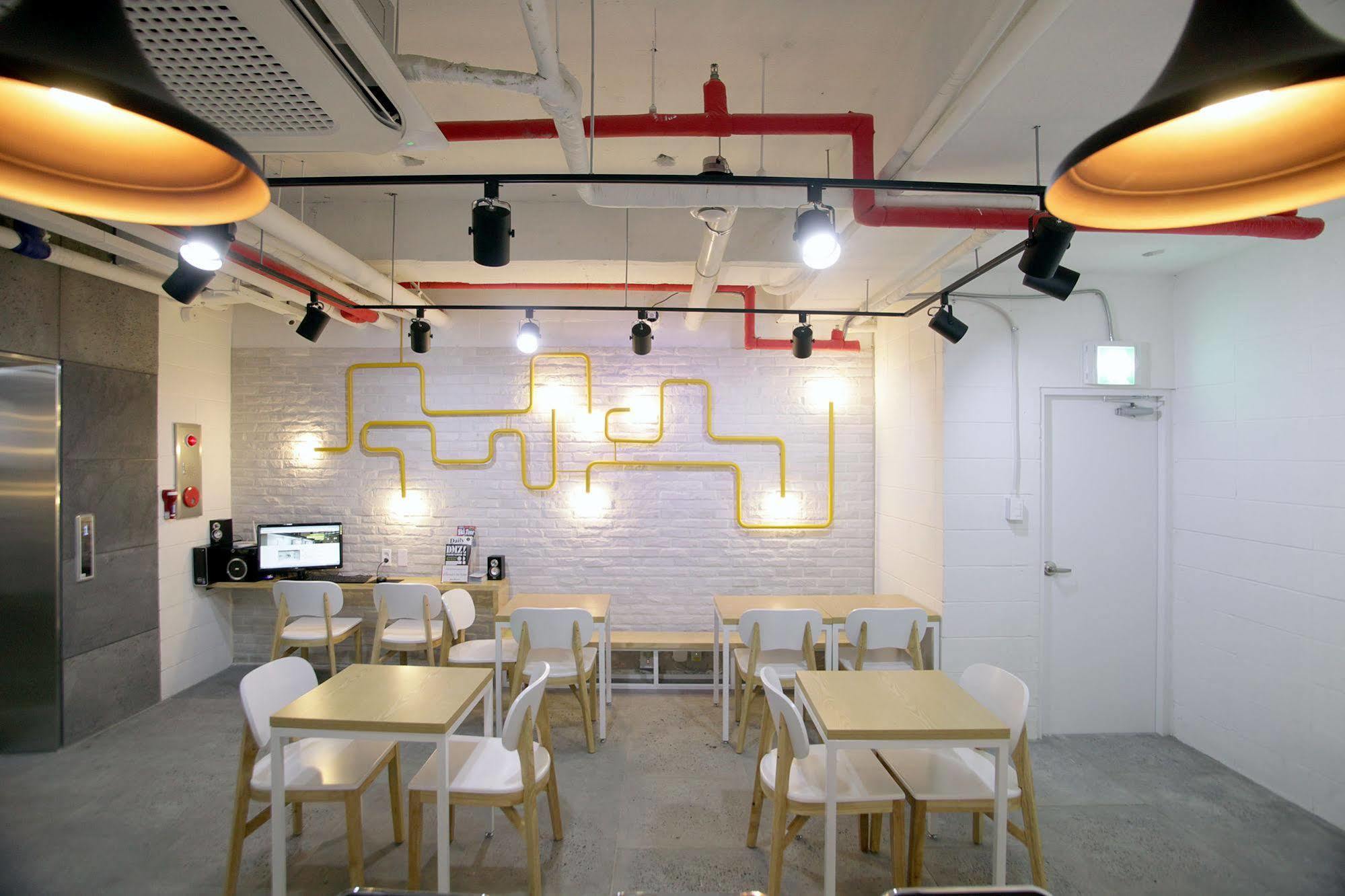 K-Pop Hotel Seoul Tower מראה חיצוני תמונה